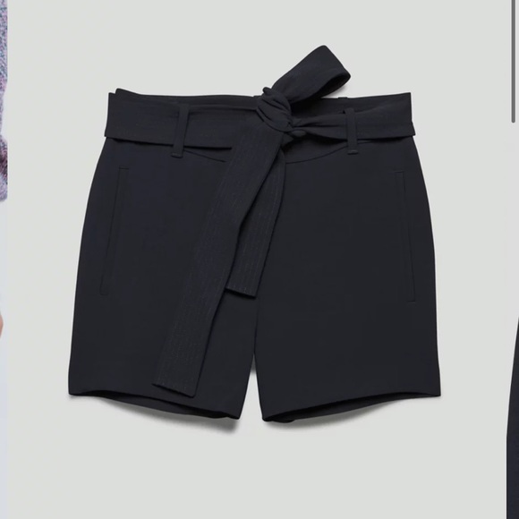 Aritzia Babaton tie front short - Picture 2 of 6
